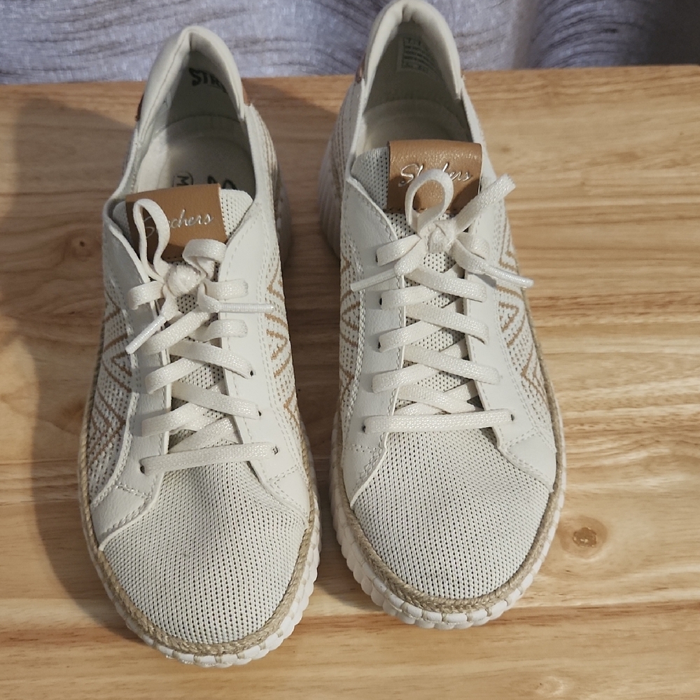 Skechers Women's Fashion Sneakers